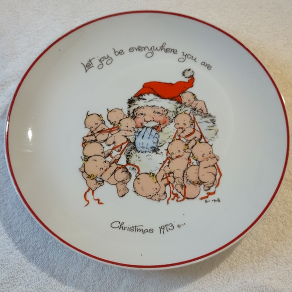10" Vintage 1973 Kewpie Christmas Plate Dish Art - Picture 3 of 8